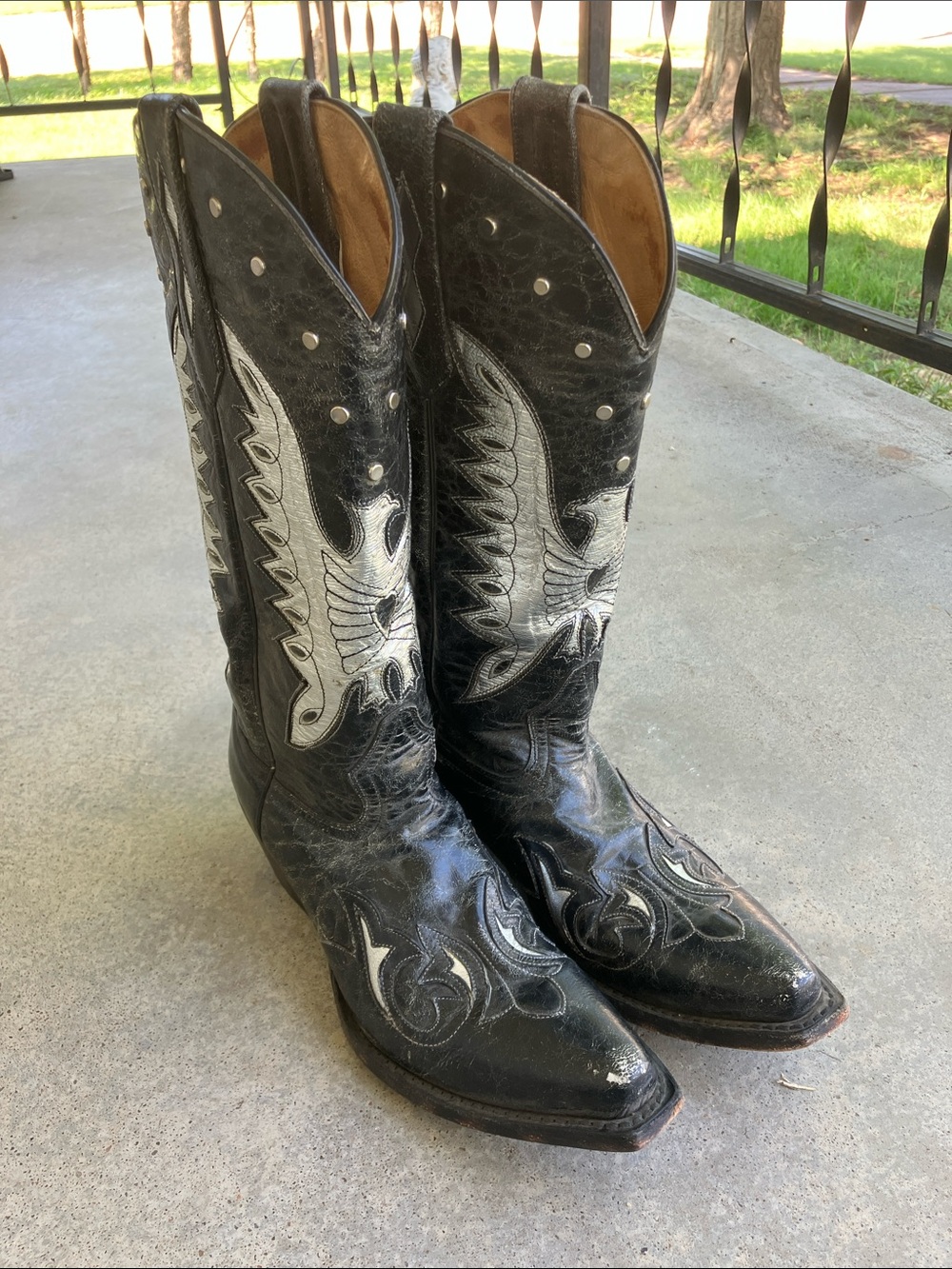 Johnny Ringo Black and Silver Eagle Cowboy Boots, 6.5